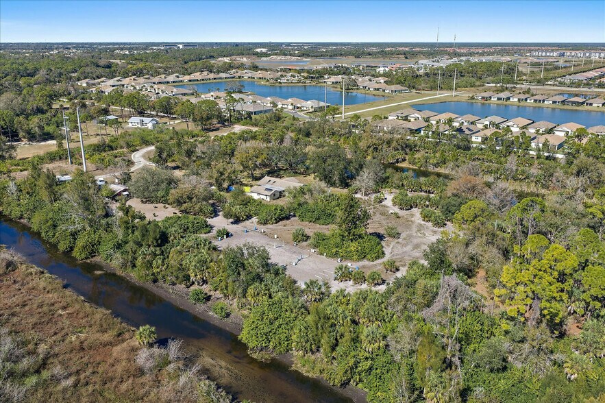 2327 Ewing Dr, Venice, FL à vendre - Aérien - Image 3 de 8