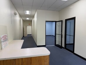 5720 Deale Churchton Rd, Deale, MD for lease Interior Photo- Image 2 of 8