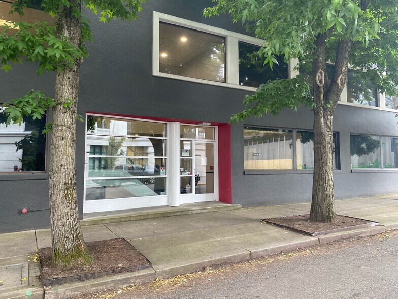 1530 SW Taylor St, Portland, OR à louer - Photo du bâtiment - Image 1 de 8