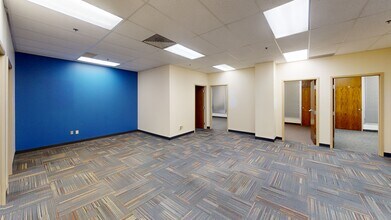 1450 Energy Park Dr, Saint Paul, MN for lease Interior Photo- Image 2 of 5