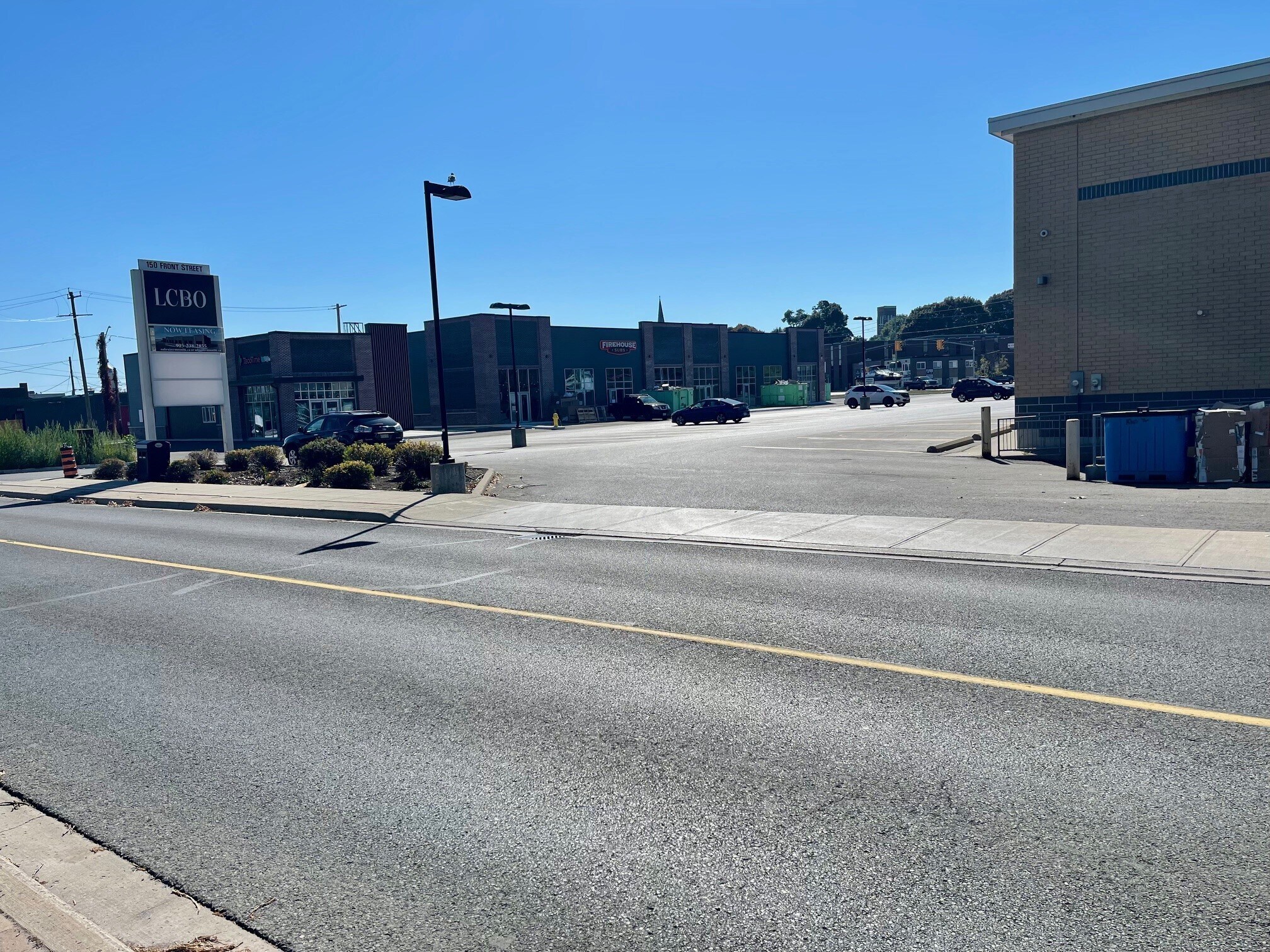 150 Front St, Quinte West, ON à louer Photo du bâtiment- Image 1 de 8