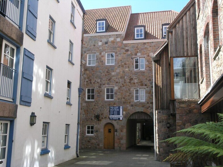 5 St Andrews Pl, Jersey à louer - Photo du bâtiment - Image 2 de 2