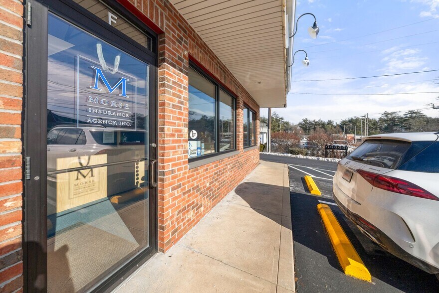 180 Winter St, Bridgewater, MA à louer - Photo du bâtiment - Image 3 de 15