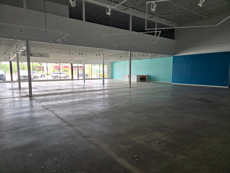 625 N Dale Mabry Hwy, Tampa, FL à louer - Photo du bâtiment - Image 2 de 12