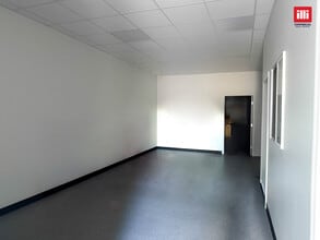 9050-9070 Van Nuys Blvd, Panorama City, CA à louer Photo intérieure- Image 2 de 4