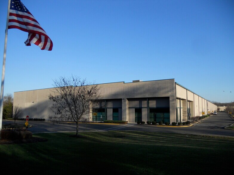 200 Ludlow Dr, Ewing, NJ à louer - Photo du bâtiment - Image 2 de 13