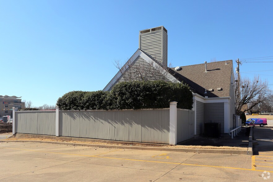 1419 S Utica Ave, Tulsa, OK à louer - Photo du bâtiment - Image 2 de 4