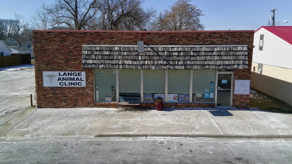 1305 Black St, Pekin, IL à vendre - Photo du bâtiment - Image 2 de 25