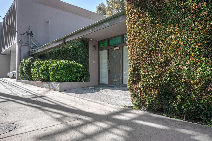 3449–3453 Cahuenga Blvd W, Los Angeles, CA for sale - Building Photo - Image 1 of 19