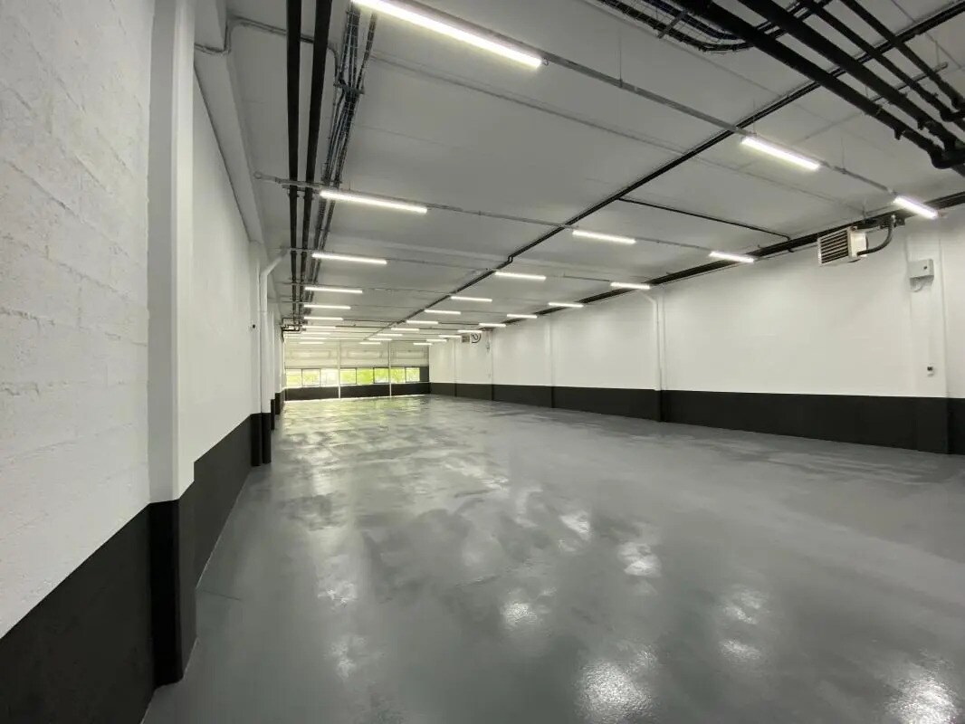 Flex in Cergy for lease Interior Photo- Image 1 of 7