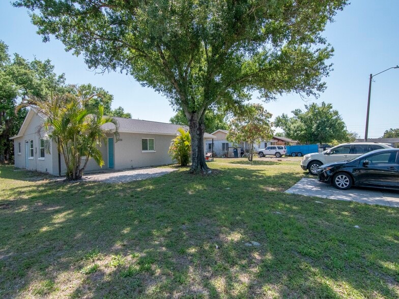 6205-6207 12th Street Ct E, Bradenton, FL à vendre - Photo du bâtiment - Image 3 de 29
