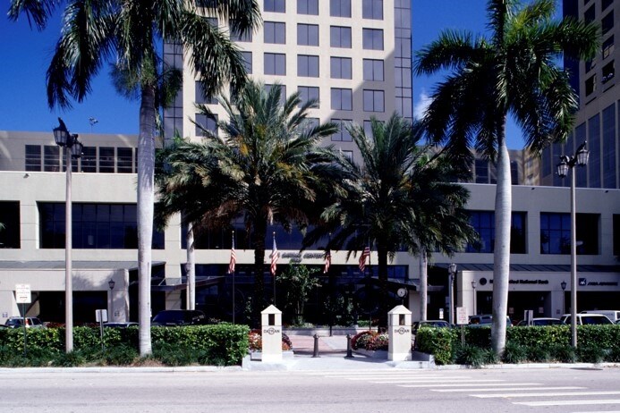 9100 S Dadeland Blvd, Miami, FL à louer Photo du bâtiment- Image 1 de 14