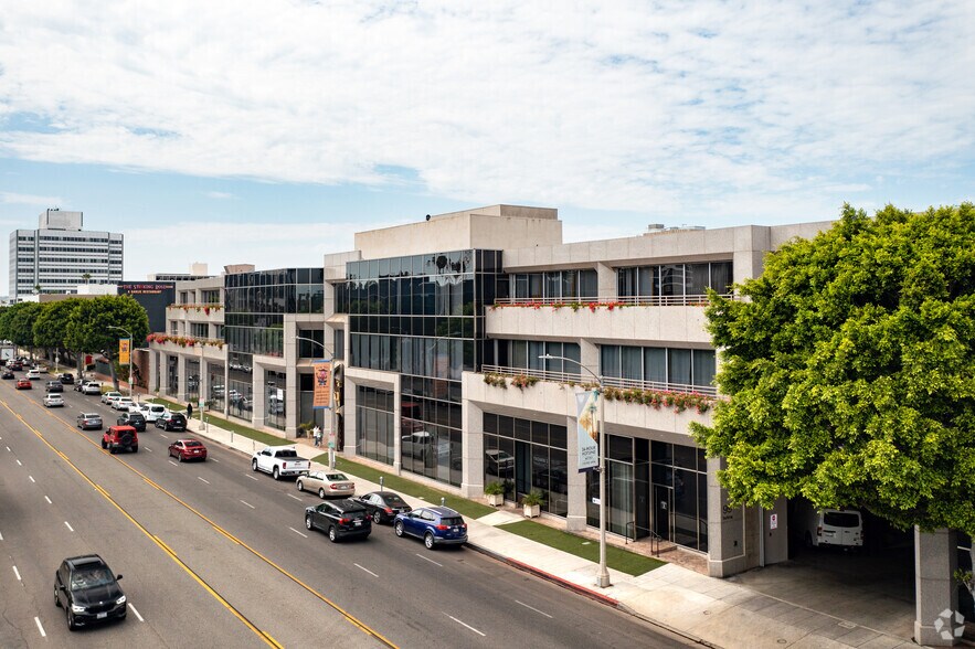 99 N La Cienega Blvd, Beverly Hills, CA for lease - Building Photo - Image 2 of 5