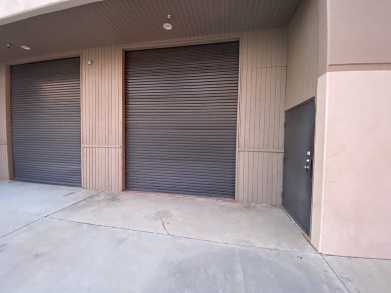 4564 Los Angeles Ave, Simi Valley, CA for lease - Building Photo - Image 3 of 9