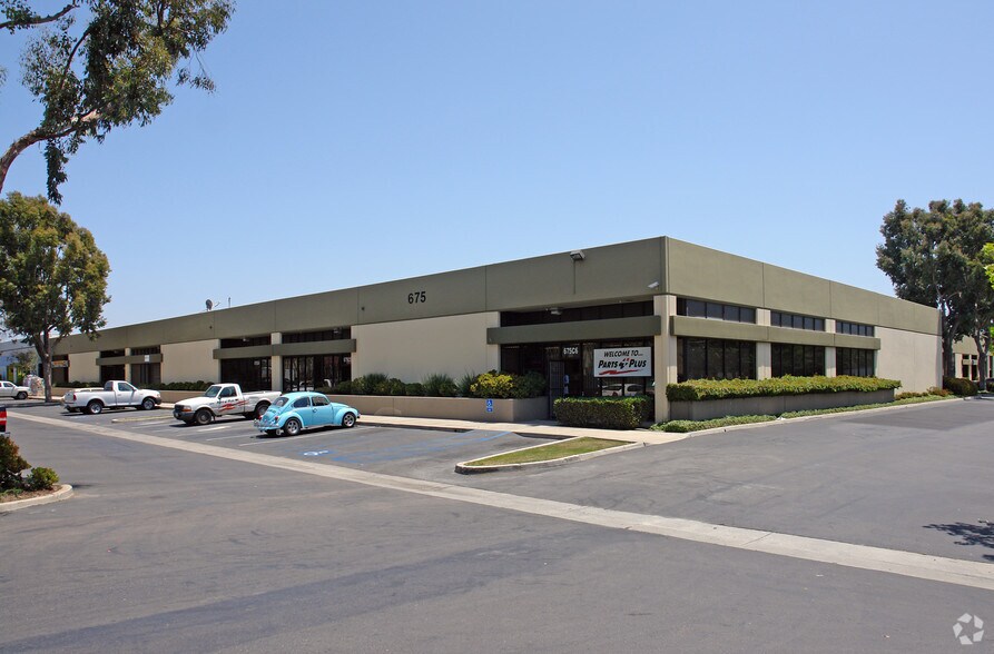 675 Anita St, Chula Vista, CA à louer - Photo du bâtiment - Image 2 de 7