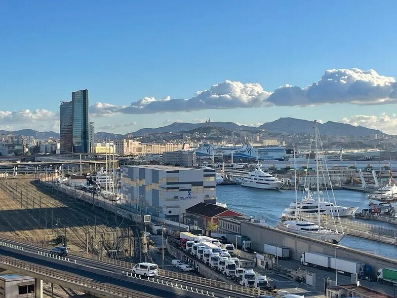 171 Bis Chemin De La Madrague Ville, Marseille for lease - Building Photo - Image 2 of 3