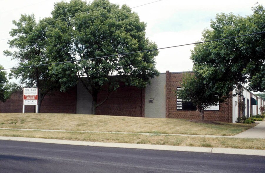 11230-11262 Sebring Dr, Forest Park, OH à louer - Photo principale - Image 1 de 2