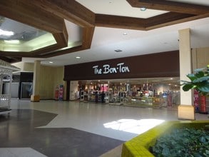 1666 Market St Ext, Warren, PA for lease Interior Photo- Image 1 of 16