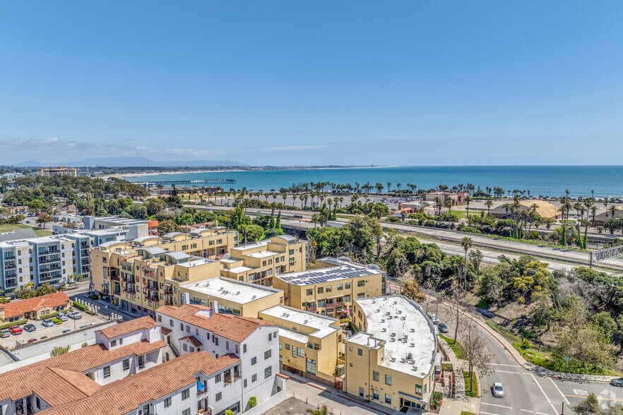 175 S Ventura Ave, Ventura, CA à louer - Photo du bâtiment - Image 2 de 26