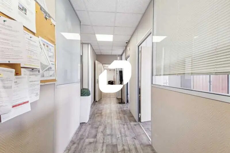 Bureau dans Cergy à louer - Photo du bâtiment - Image 3 de 15