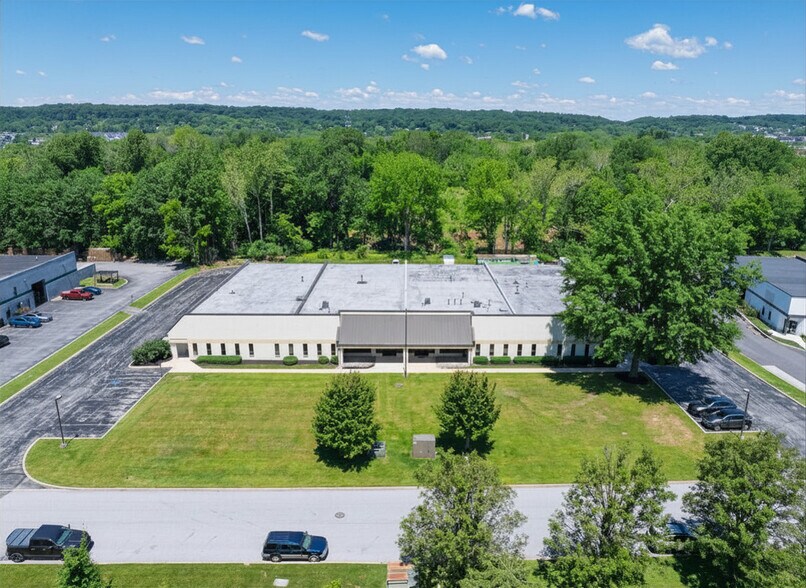 303-305 National Rd, Exton, PA à louer - Photo du bâtiment - Image 3 de 12