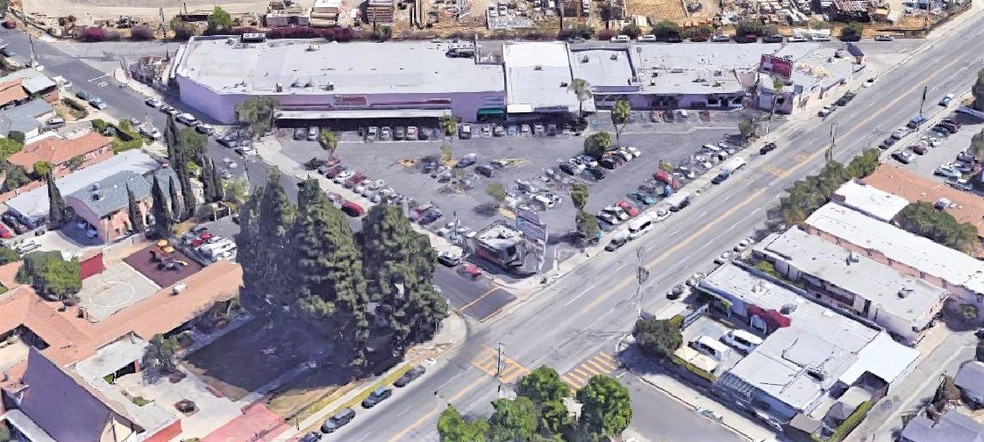 10821-10859 Oxnard St, North Hollywood, CA for lease - Building Photo - Image 2 of 5