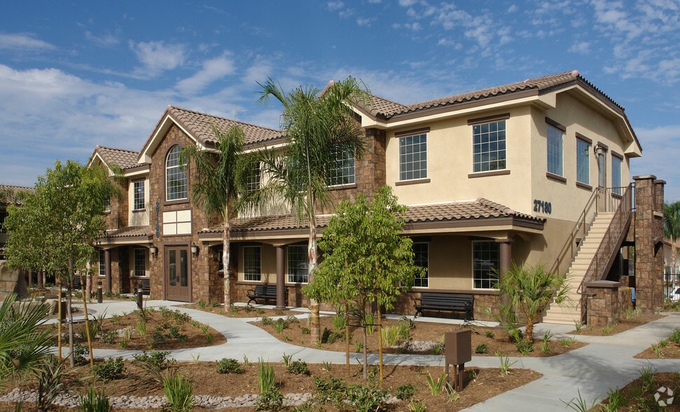 27180 Newport Rd, Menifee, CA for lease - Primary Photo - Image 1 of 4