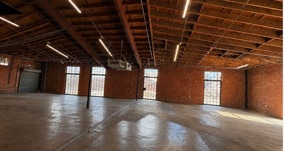 340 S Avenue 17, Los Angeles, CA à louer - Photo du bâtiment - Image 3 de 9
