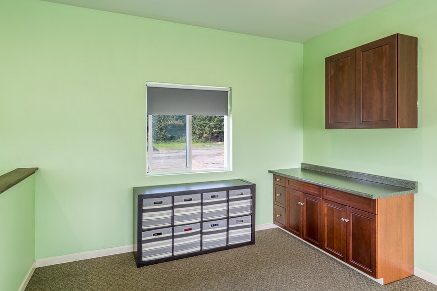 191 Airport Rd, Port Townsend, WA for lease - Interior Photo - Image 3 of 77