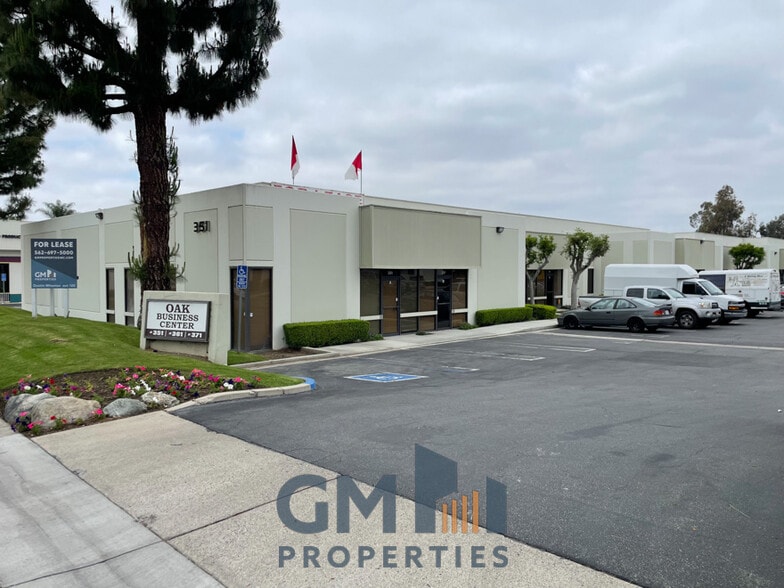 351-371 Oak Pl, Brea, CA for lease - Building Photo - Image 1 of 5