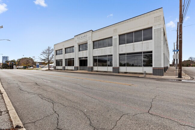 Plus de détails pour 1123 N Main Ave, San Antonio, TX - Bureau à vendre