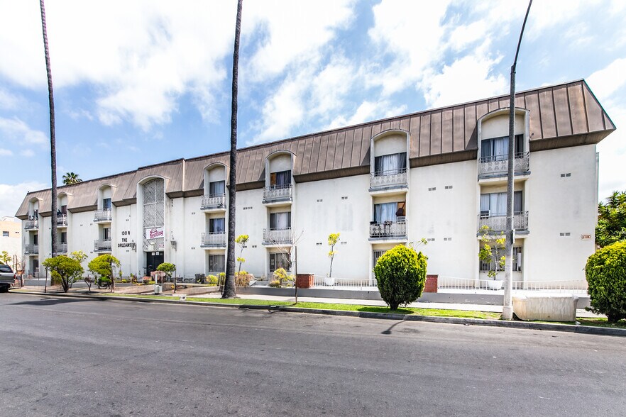 130 N Alexandria Ave, Los Angeles, CA à vendre - Photo du bâtiment - Image 2 de 17