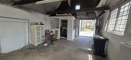 Crouch Lane, Seaford for lease Interior Photo- Image 2 of 2