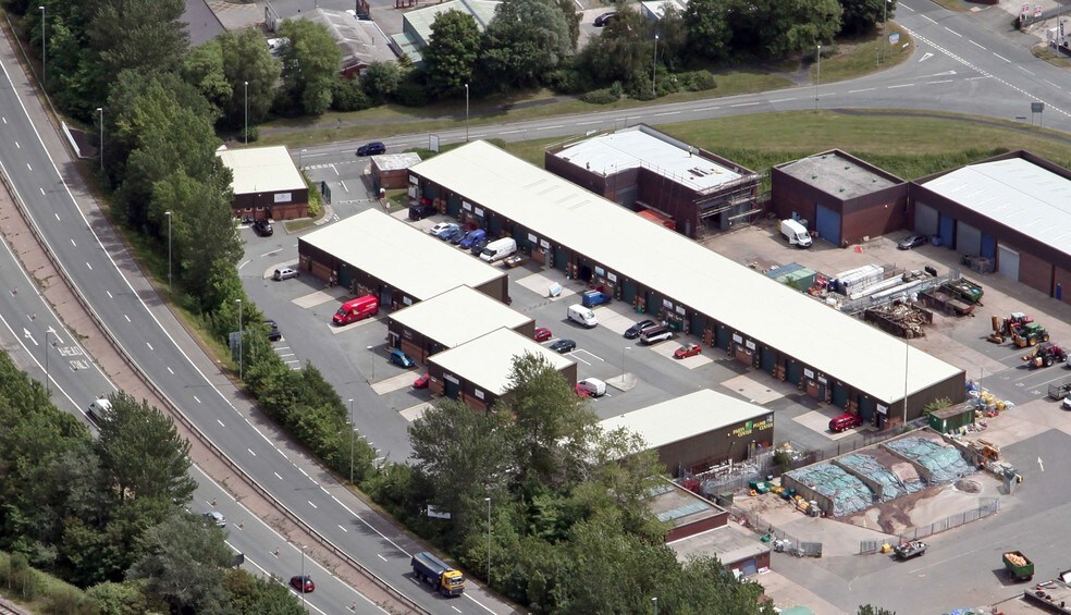 Pimlico Rd, Runcorn à louer - Photo du bâtiment - Image 2 de 13