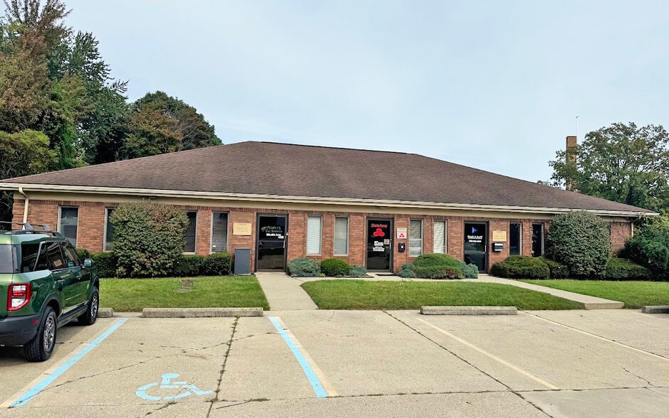 38851-38855 Harper Ave, Clinton Township, MI for lease - Building Photo - Image 2 of 13