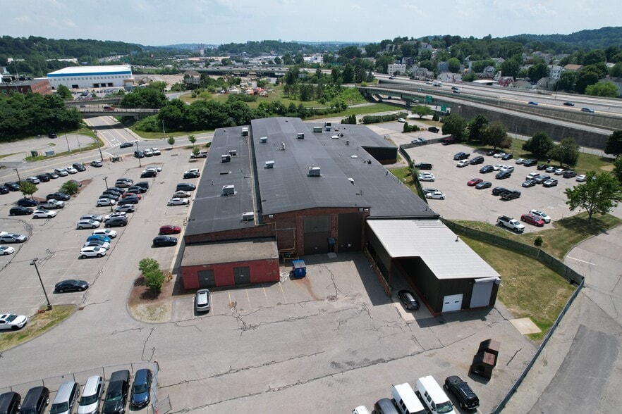151 W Boylston Dr, Worcester, MA for lease - Building Photo - Image 3 of 6