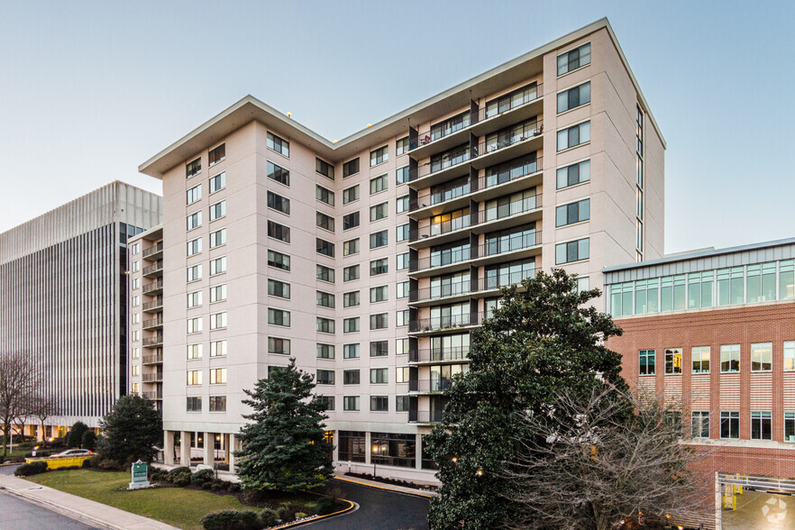 4400 East-West Hwy, Bethesda, MD à louer - Photo principale - Image 1 de 37