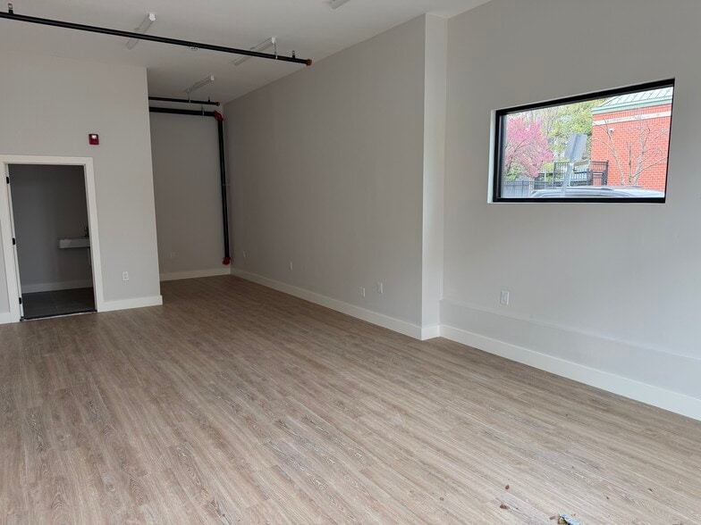 269 Martin Luther King Jr Dr, Jersey City, NJ for lease - Interior Photo - Image 2 of 10