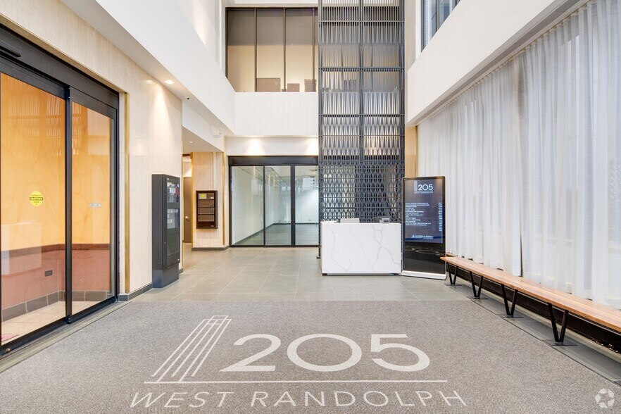 205 W Randolph St, Chicago, IL à louer - Hall d’entrée - Image 3 de 11