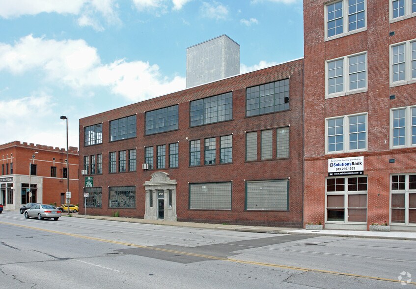 2101 Broadway St, Kansas City, MO à louer - Photo du bâtiment - Image 2 de 5