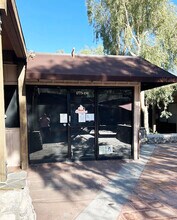 1733-1793 E Palm Canyon Dr, Palm Springs, CA à louer Photo du bâtiment- Image 2 de 2