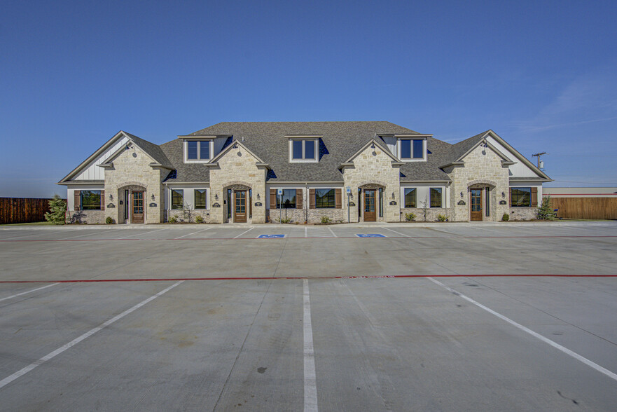 1301 Magnolia Ct, Moore, OK for lease - Building Photo - Image 2 of 18