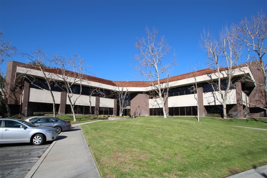 1180 Durfee Ave, South El Monte, CA à louer - Photo du bâtiment - Image 2 de 5