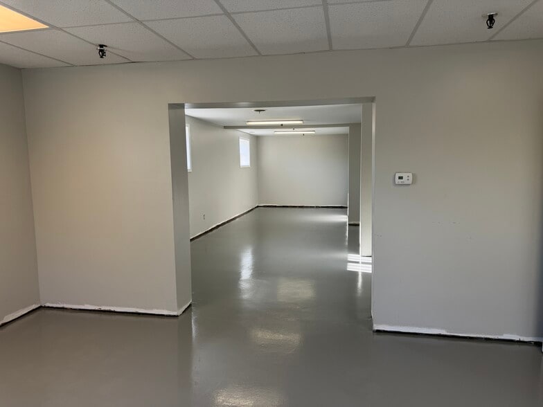 203 Sulphur Springs Rd, Greenville, SC for lease - Interior Photo - Image 3 of 3