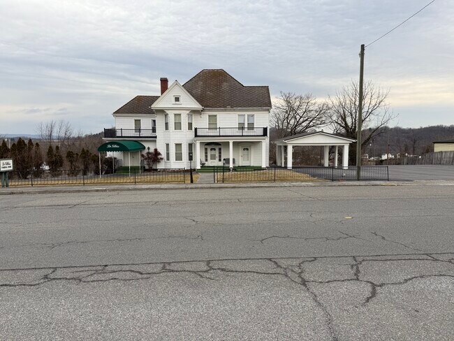 More details for 1200 Grove Ave, Radford, VA - Retail for Sale