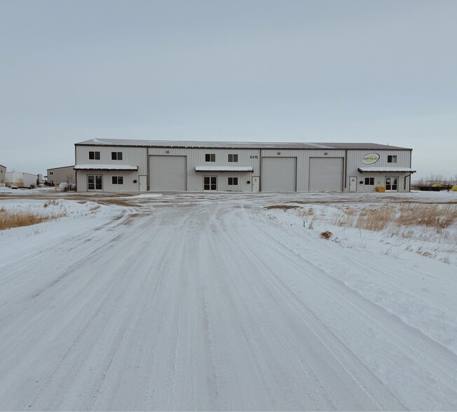 6416 Wickum Rd, Williston, ND à vendre - Photo du bâtiment - Image 2 de 21