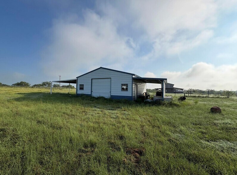 4363 FM 1126, Corsicana, TX à vendre - Photo du bâtiment - Image 2 de 9