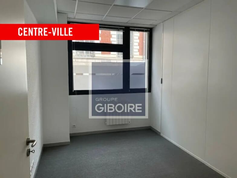 Office in Rennes for lease - Building Photo - Image 3 of 5