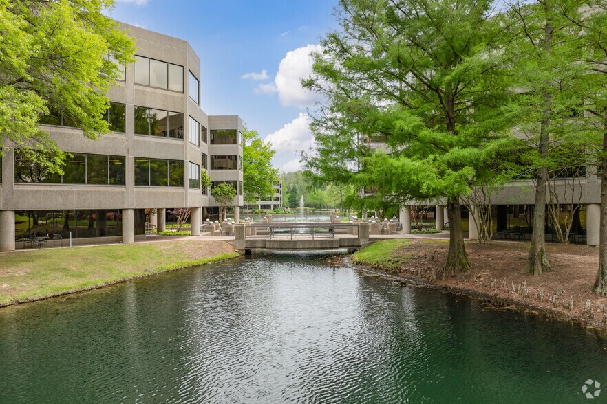 2600 Thousand Oaks Blvd, Memphis, TN for lease - Building Photo - Image 3 of 7