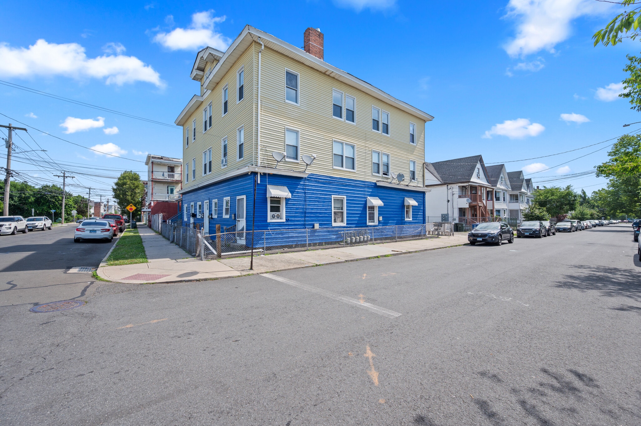 BPT East Side Multifamily Portfolio portfolio of 1 properties for sale on LoopNet.ca Building Photo- Image 1 of 18
